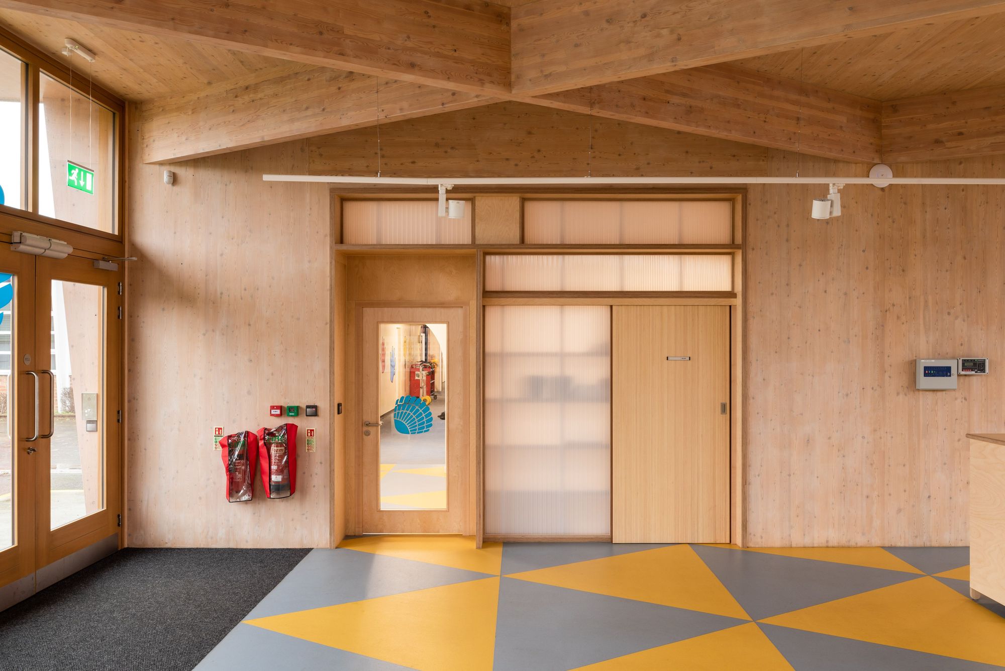 Wroughton Academy / DK-CM-27