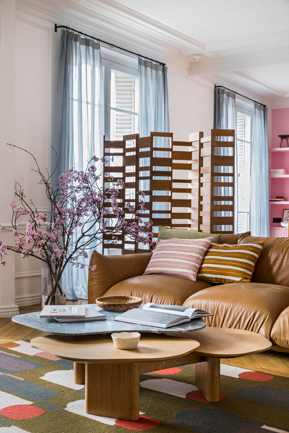 巴黎优雅公寓的粉色大胆设计-4