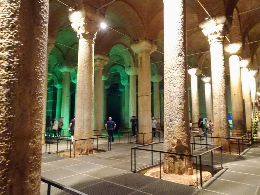 イスタンブールの地下宮殿(伊斯坦布尔的地下宫殿)丨不明-65