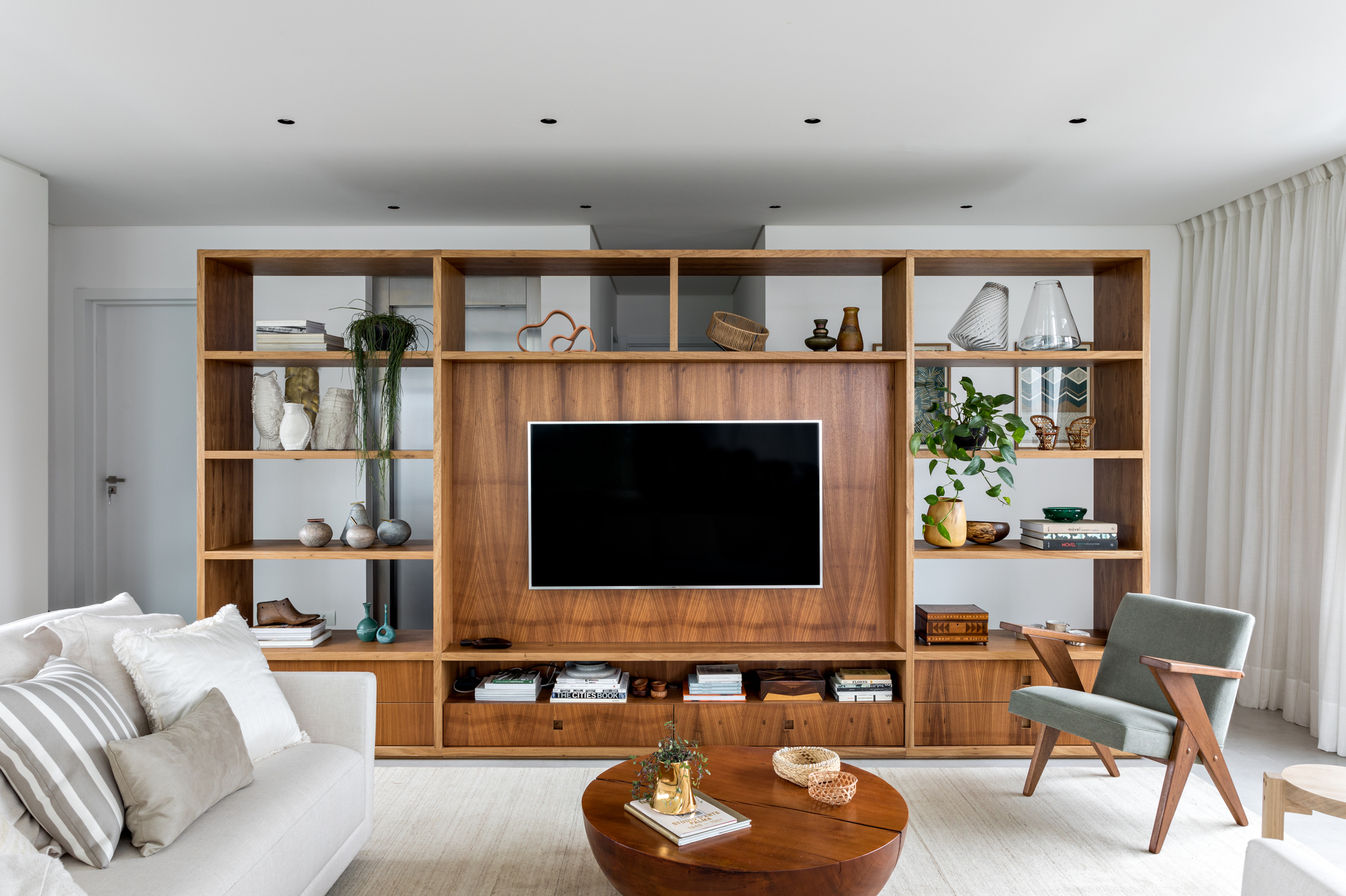 Praia Mansa Apartment / Leandro Garcia-14