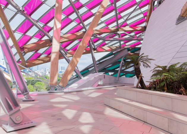 巴黎弗兰克·盖里建筑的光学错觉灯光装置丨法国巴黎丨丹尼尔·布伦（Daniel Buren）-15