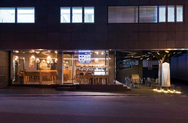 现代简约风咖啡厅，温馨木质空间打造城市休憩地-18