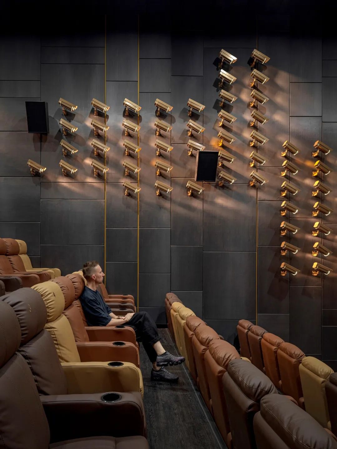 电影创作空间 | 金色闪耀的灵感之地-31