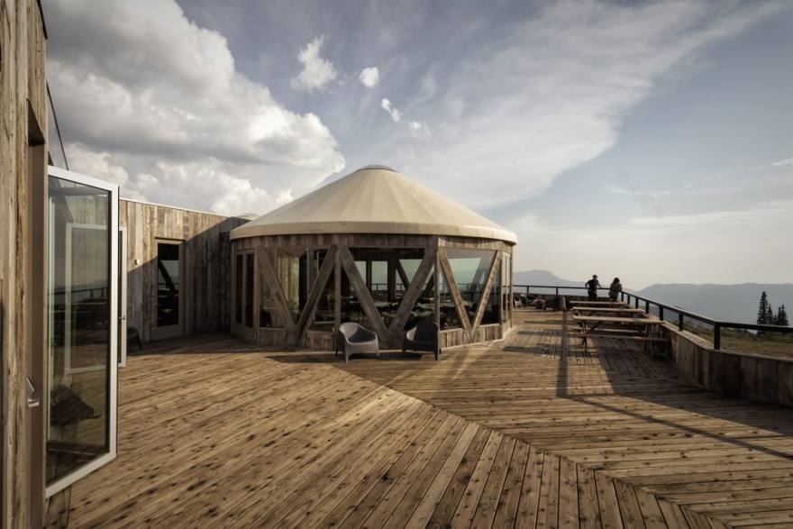 天空小屋 · 模块化建筑的可持续山地住宅-11