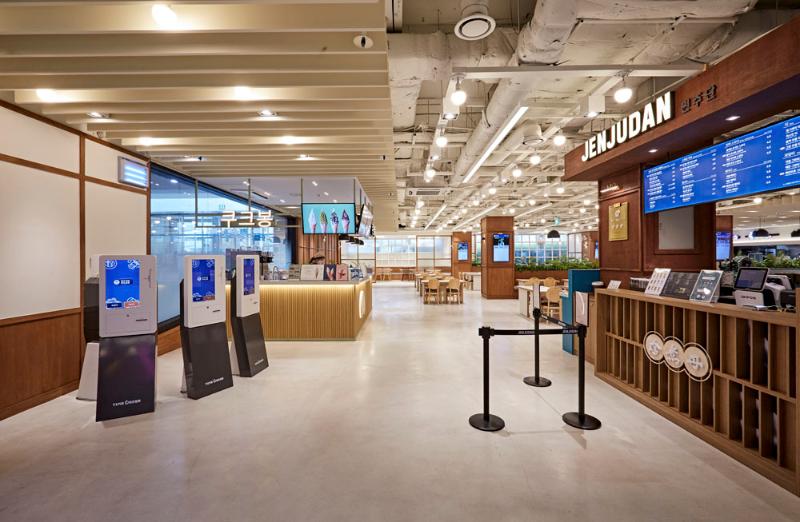 158 平米现代餐厅设计，打造白色与木纹的美食空间-3