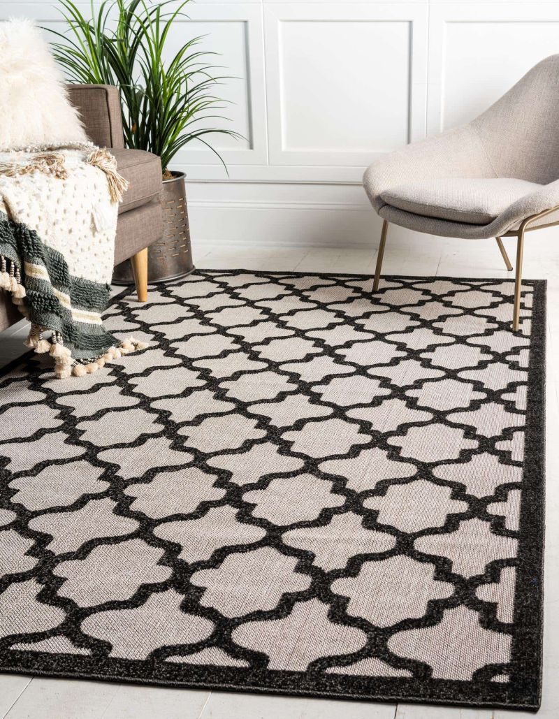 Black and White Outdoor Rugs That Fit Any Space And Style-4