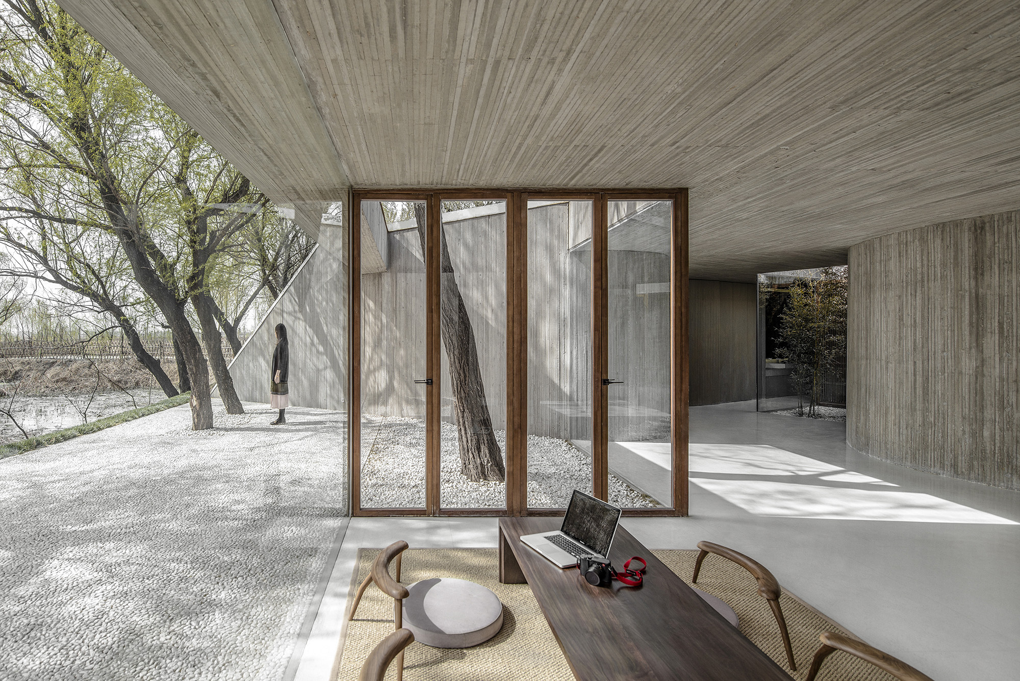 Waterside Buddist Shrine / ARCHSTUDIO-46