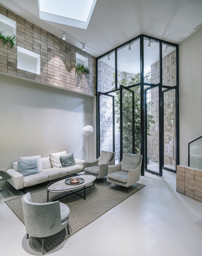 马德里商业中心陈列空间 | 多重功能与自然光照的融合-27