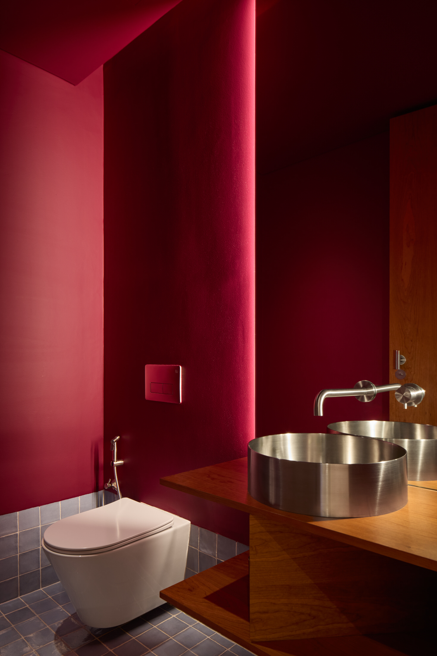 Mid-Century Vibes in Modern Dubai: Al Barari Apartment by Bone Studio.-13