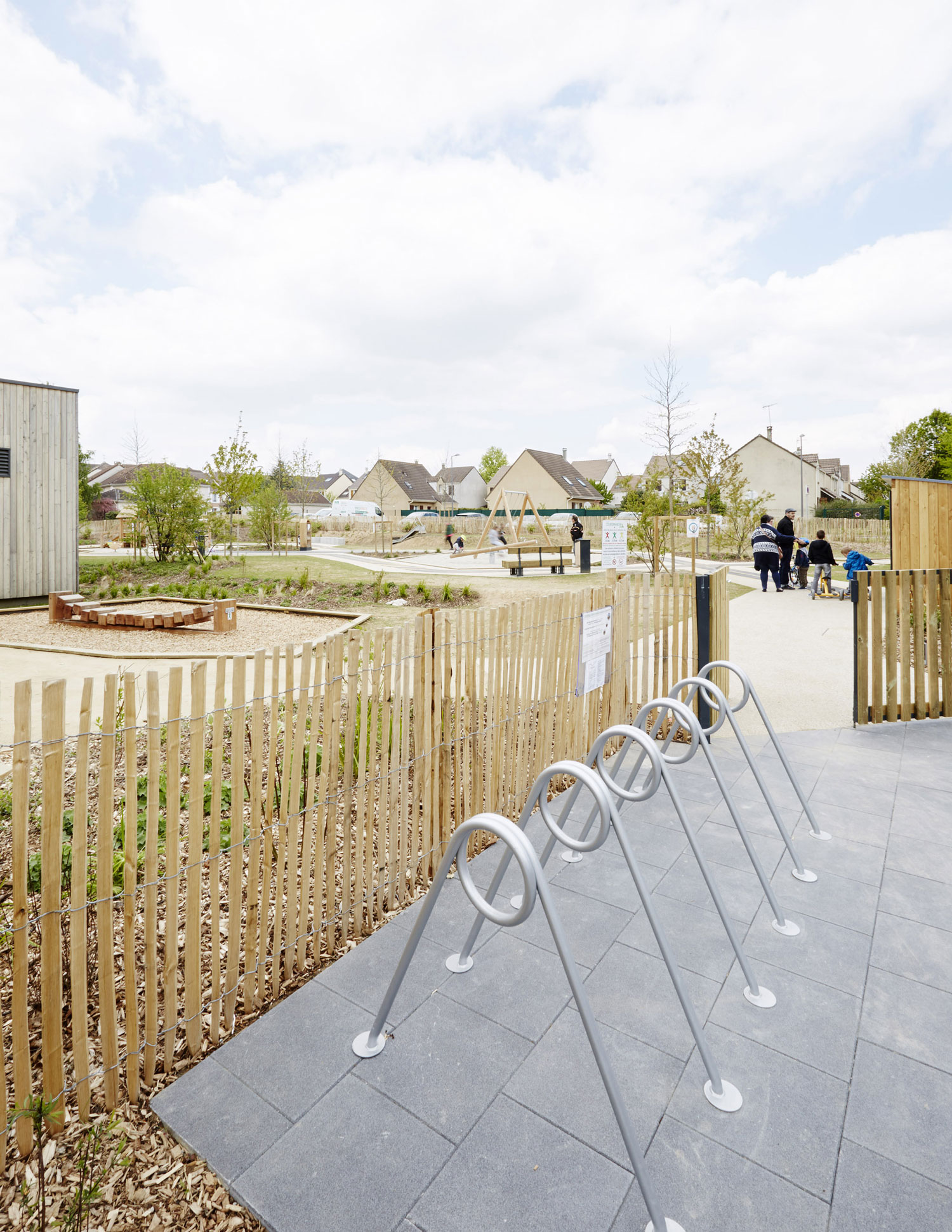 法国 Courdimanche 公园游乐场 | 绿意盎然的城市空间-9