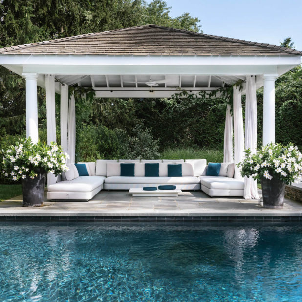 水磨坊住宅；水磨坊房屋

注：House常见可译为住宅房屋 ，可根据该词组上下文指代来选择，如果描述的是居住功能的建筑，住宅更为合适；如果仅强调一个建筑，房屋也是确切表达如果仅从原文出发最直白的翻译可以是水磨坊房屋 -17