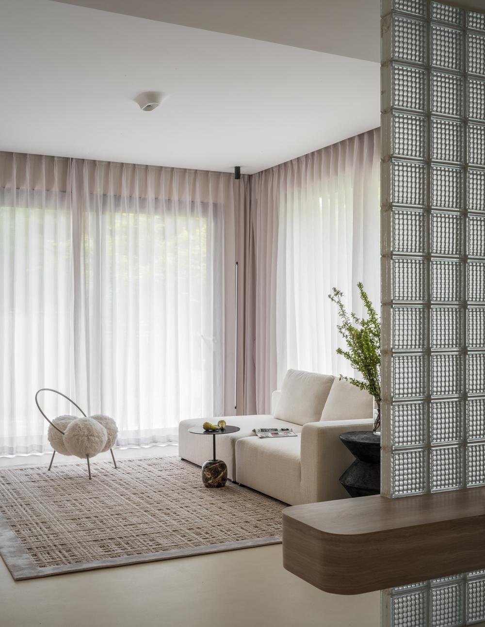 350㎡别墅简约白与原木经典搭配丨中国上海-37