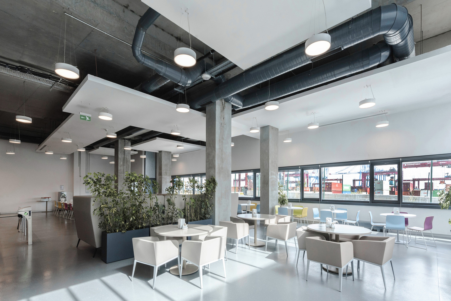 集装箱视角下的库姆波特港口总部设计-39