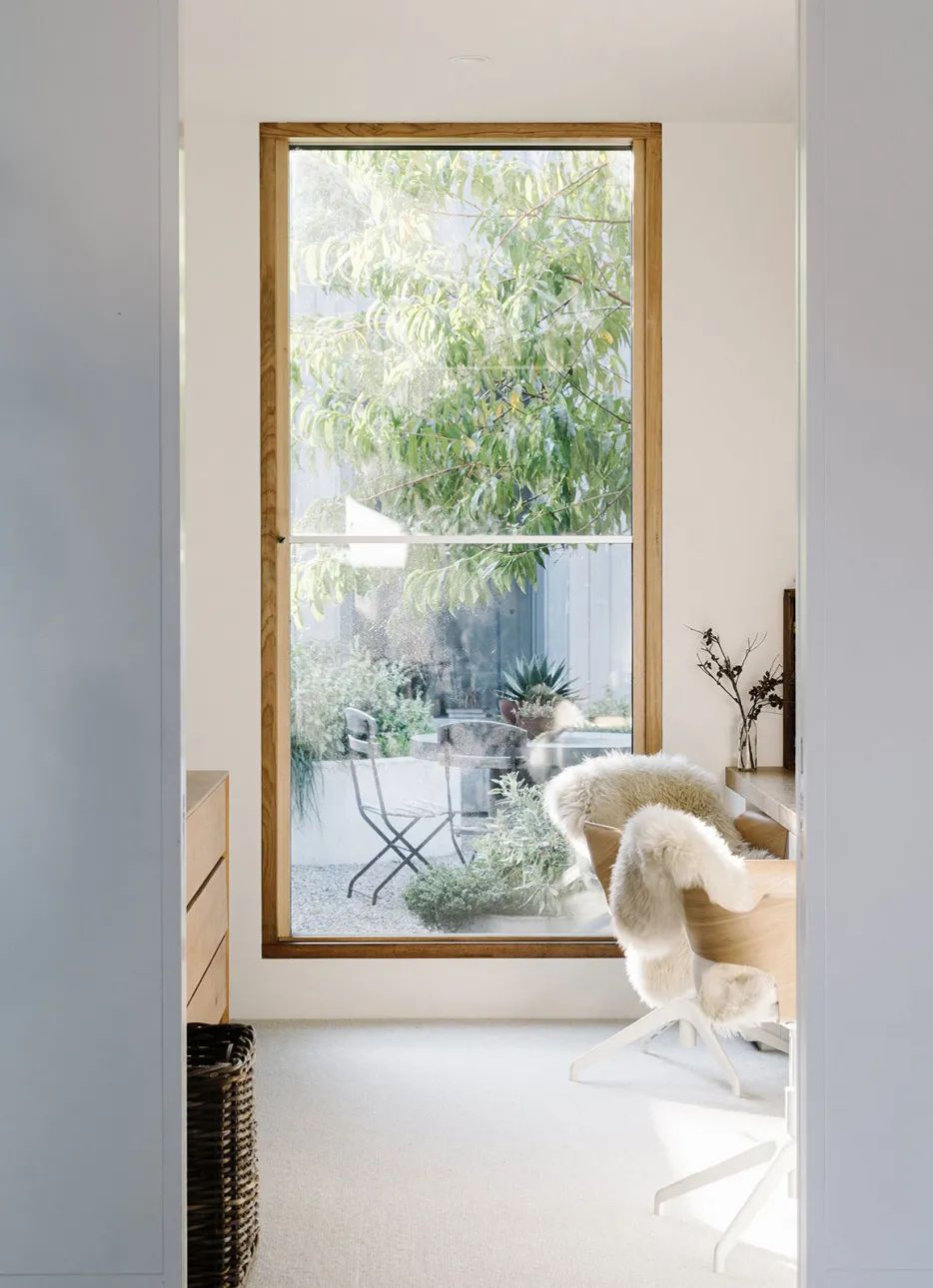 诗意宁静的谷仓式家庭住宅丨加拿大维多利亚丨Billy Innes-12