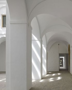 复兴旧医院丨西班牙巴达霍斯丨José María Sánchez García