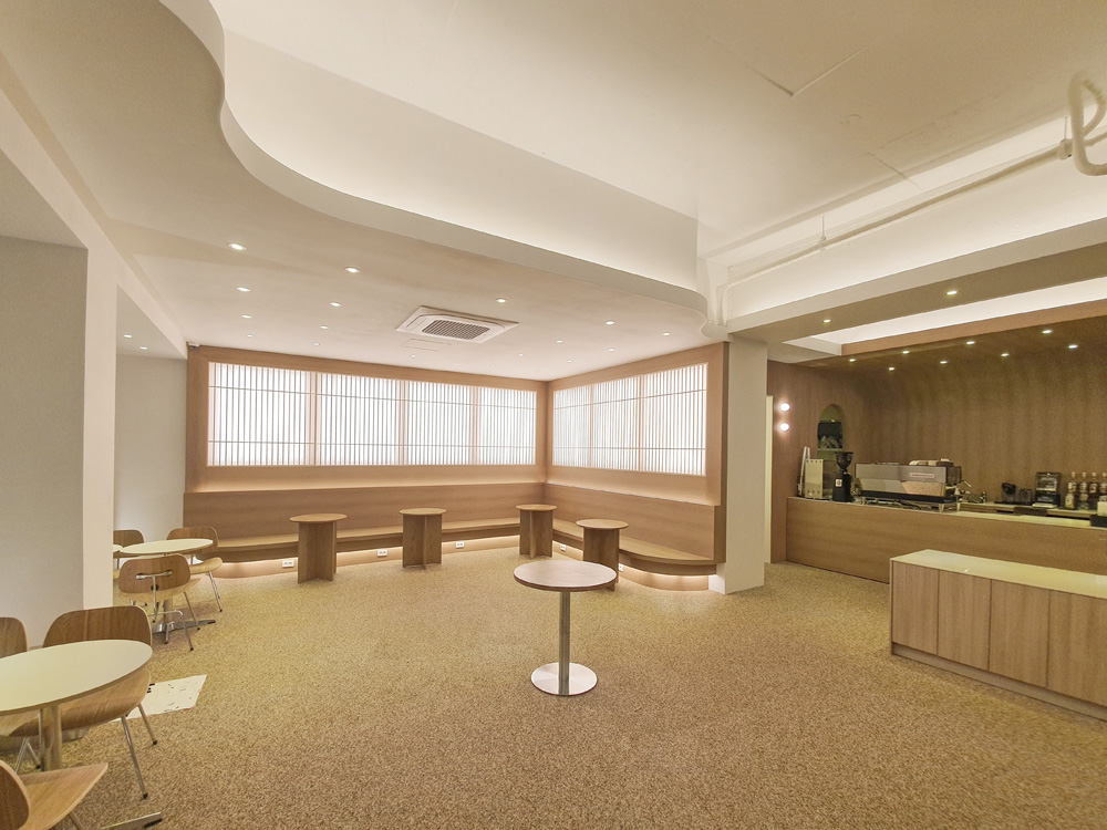 白色与木色，打造温馨 40 平米咖啡厅-8