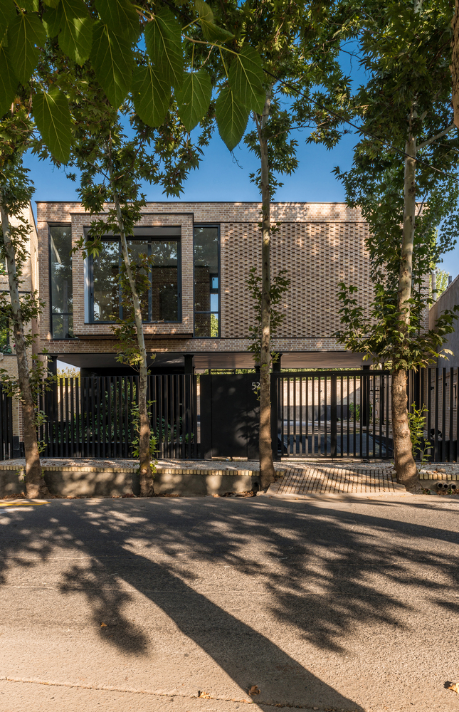 伊朗纳坦兹郊区简约别墅设计-26