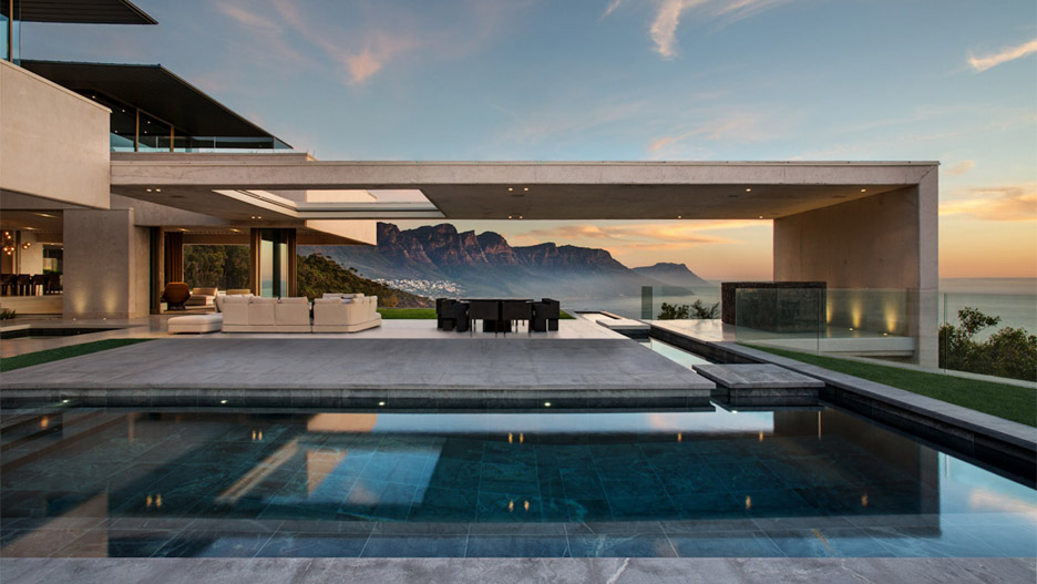 Mountainside villa by Saota frames Cape Town's spectacular scenery-18