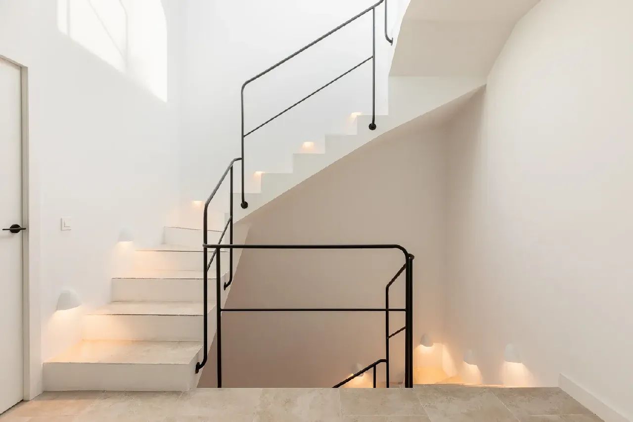 极简奶油风,宁静的理想家丨Anne Guinault-24