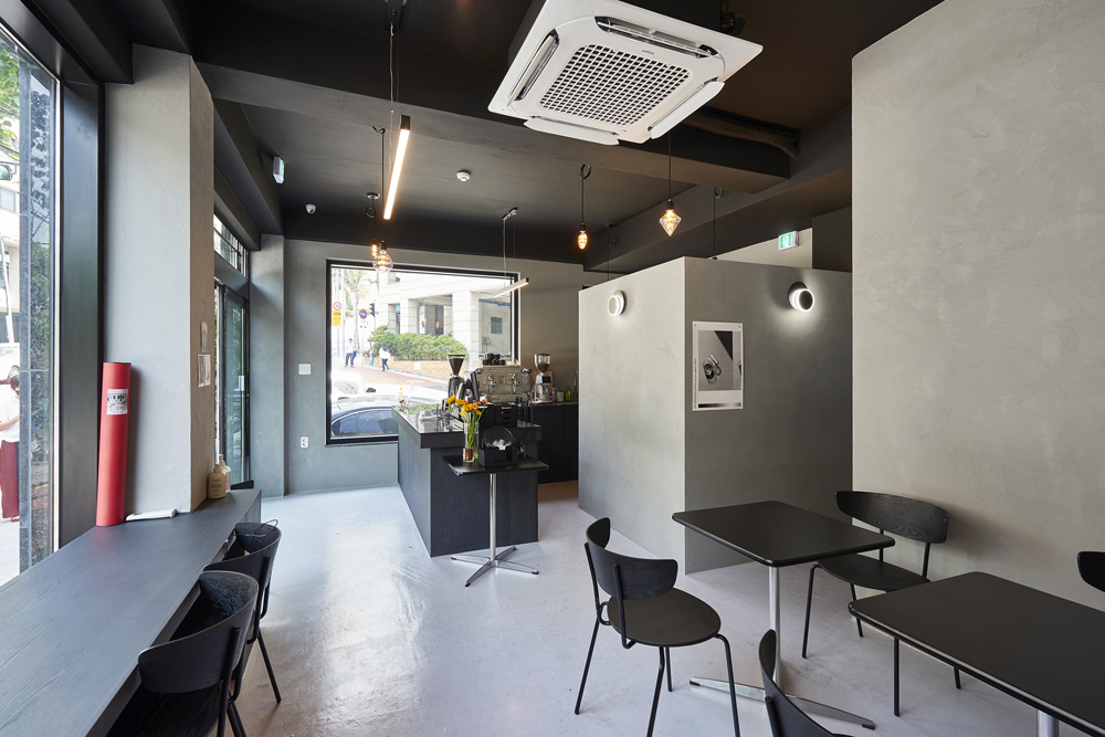 格雷顿现代咖啡厅 | 极简设计中的温馨空间-6