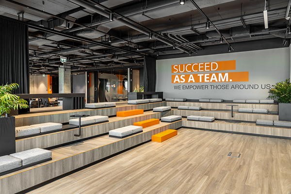 柠檬办公室设计丨罗马尼亚布加勒斯特丨Sennder-13