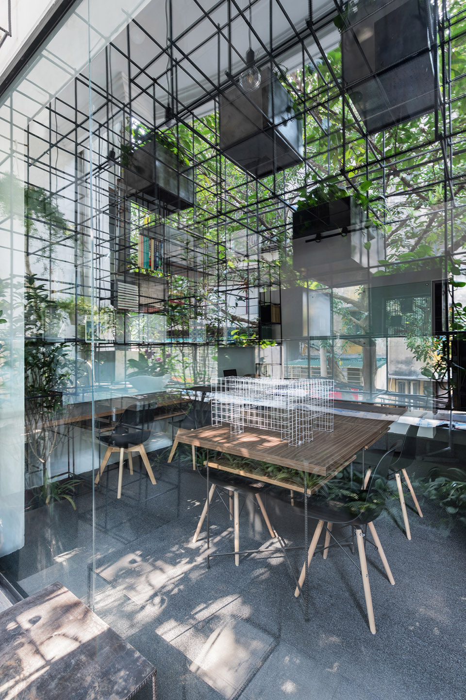 Wake space up! 城市生态阳台，越南 / Farming Architects-44