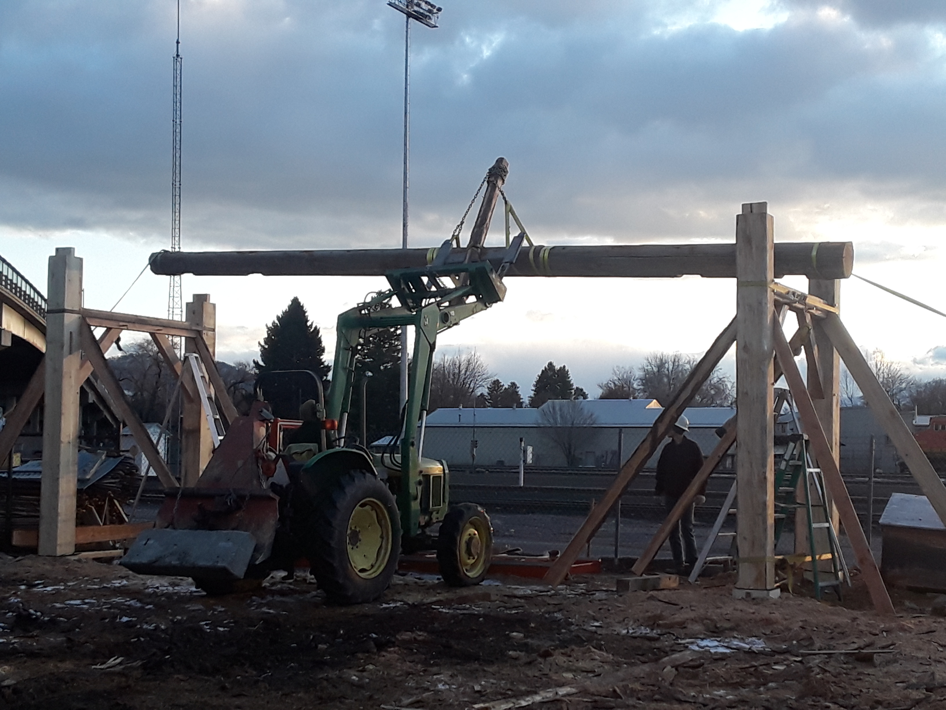伍德迈泽斜屋顶 shed（可理解为常见的斜顶样式），考虑到 Woodmizer可能是特定品牌名，所以整体为伍德迈泽斜屋顶 -13