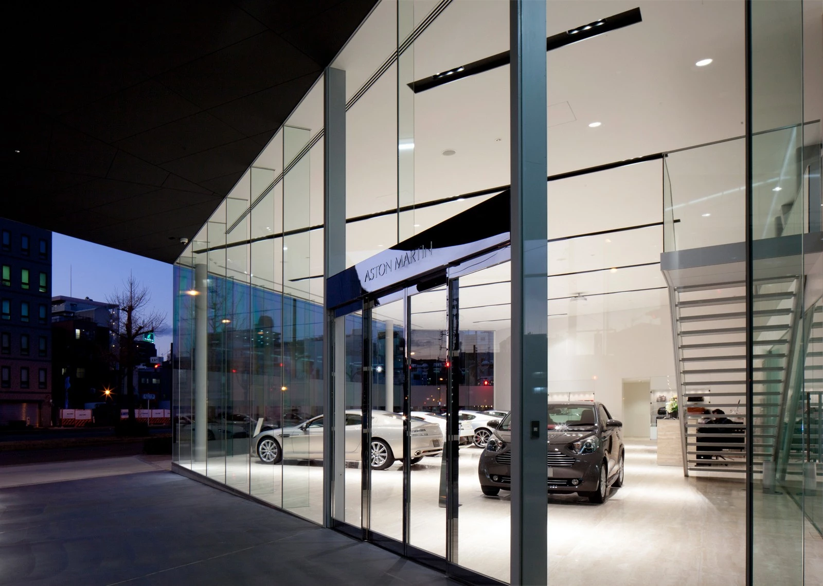 大阪透明汽车展厅-17