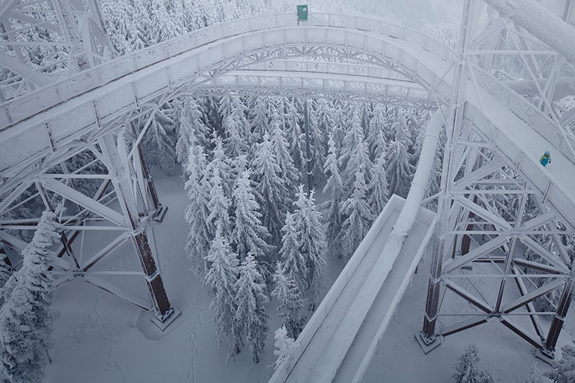 盘旋山林间的天空步道-16