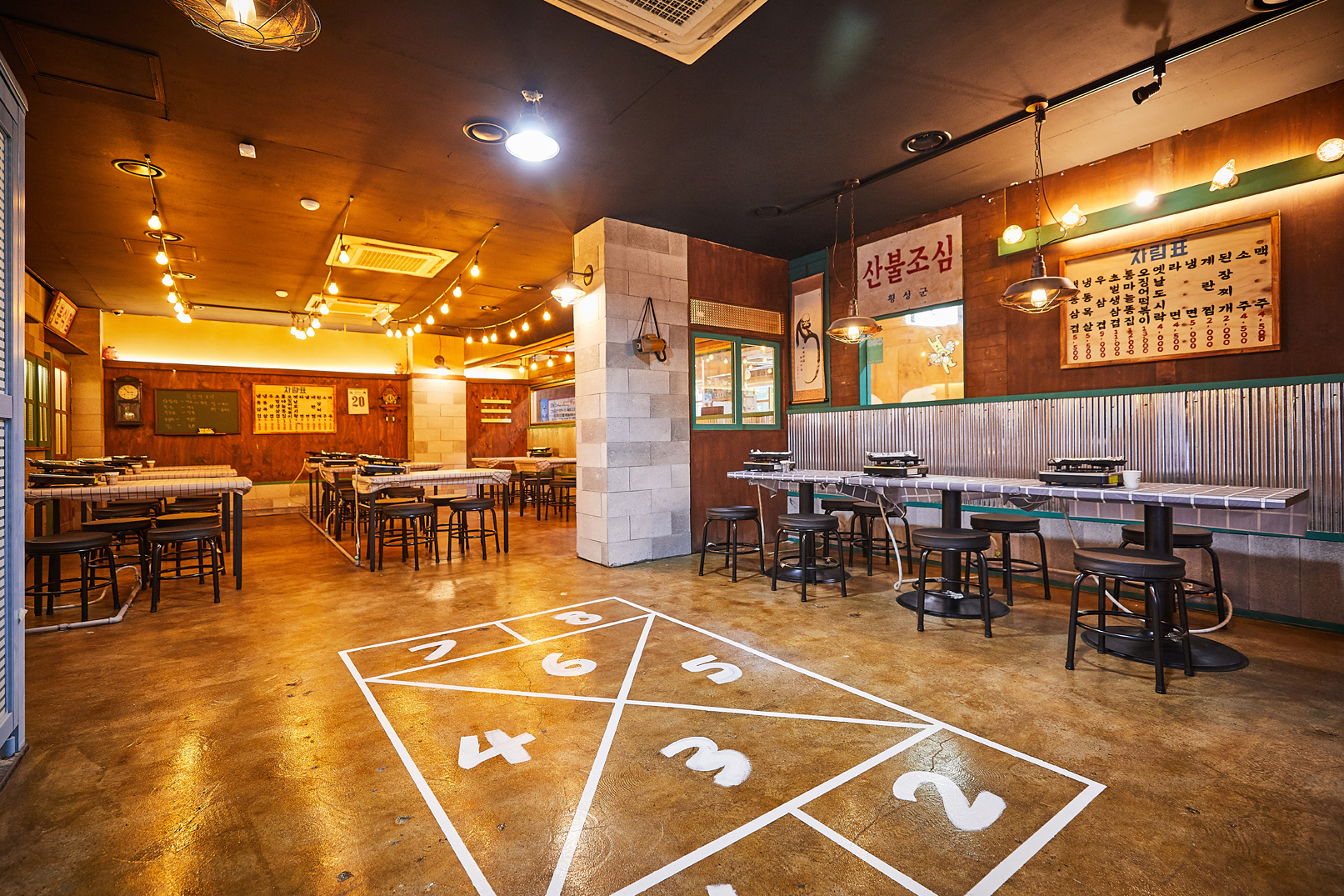 韩国复古餐厅设计 | 工业风与美食的完美融合-2