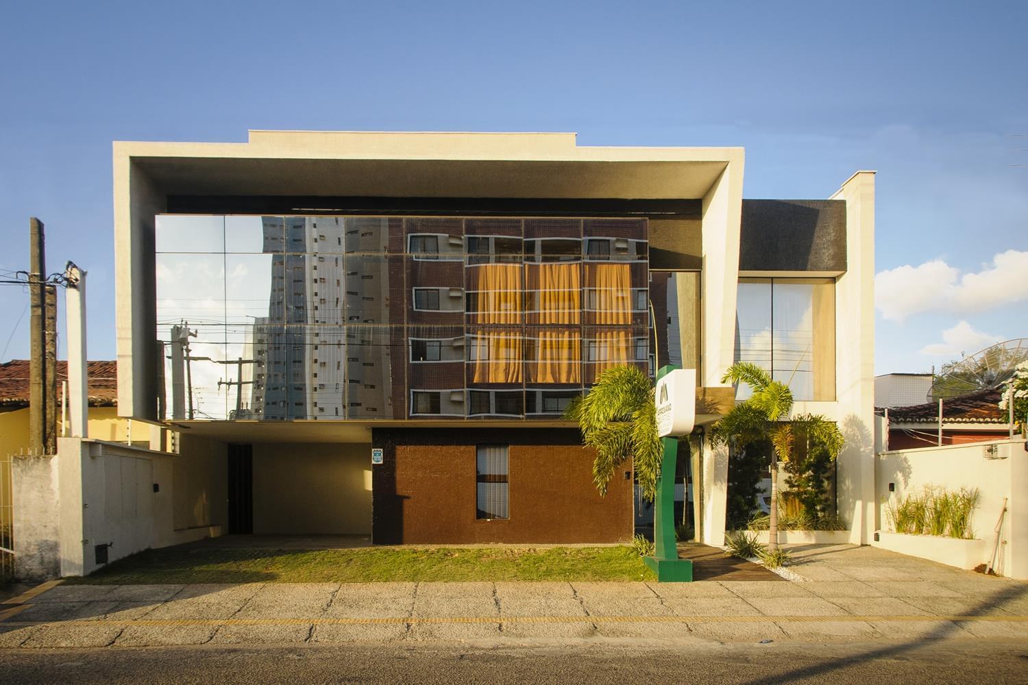 现代风格的健康诊所设计-2