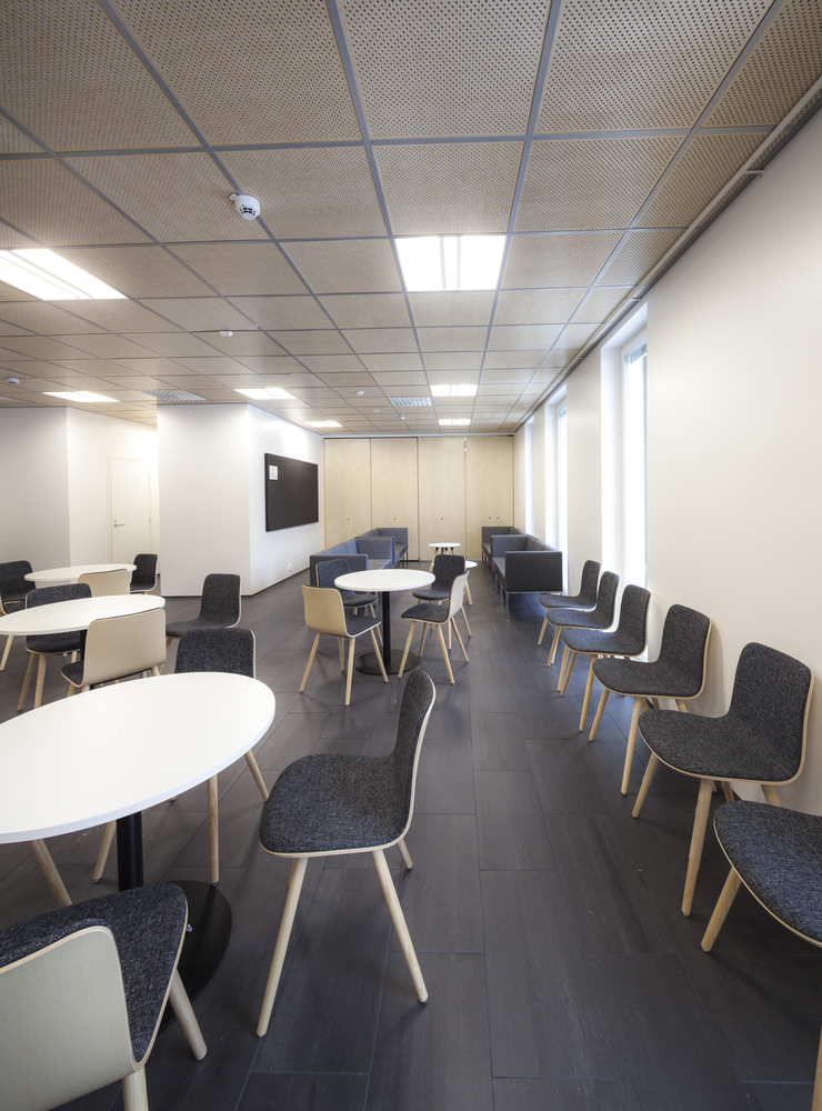 芬兰 Lehtikangas 学校、图书馆和幼儿园的多功能设计-38