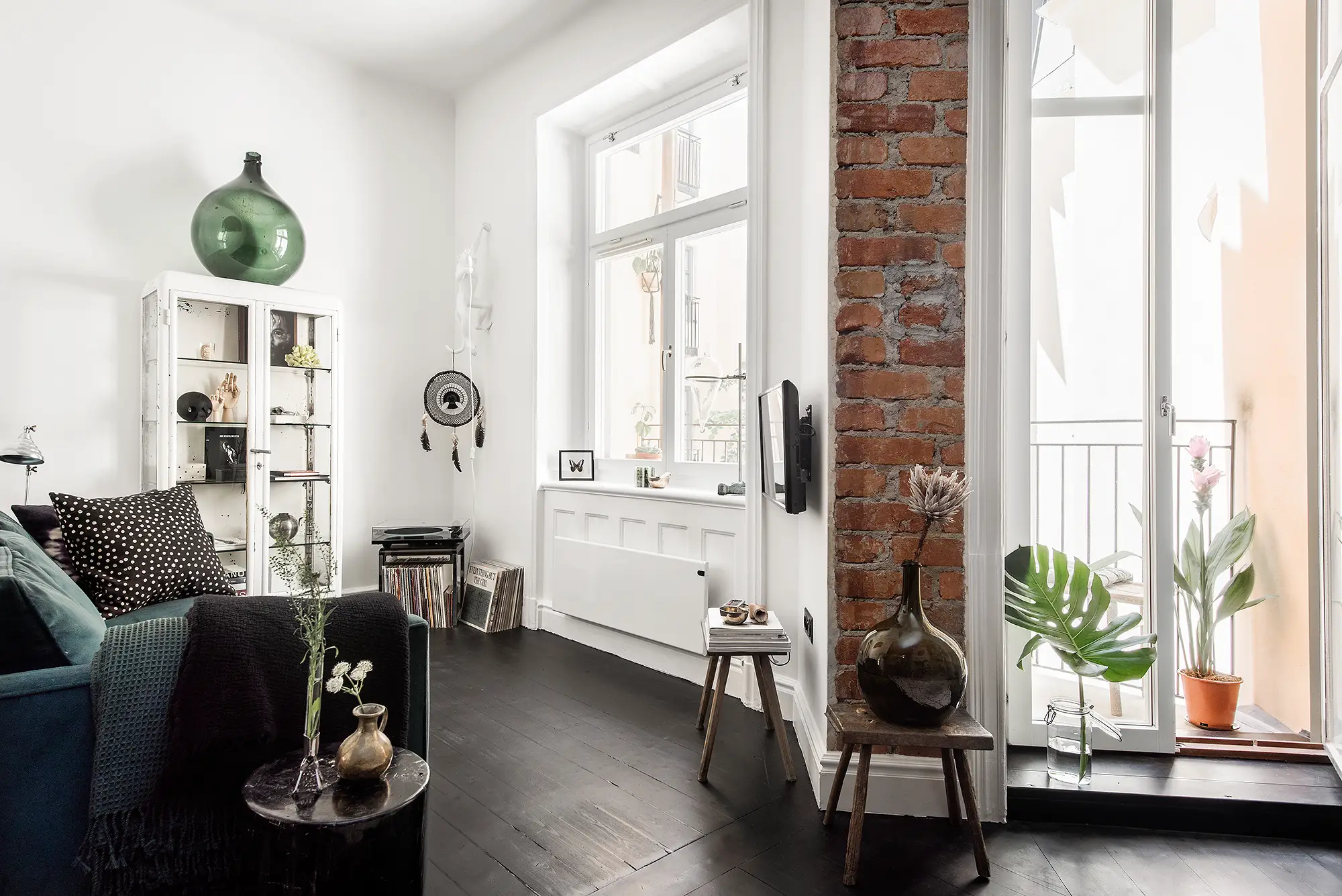 瑞典古典公寓，高挑天花演绎空间魅力-6