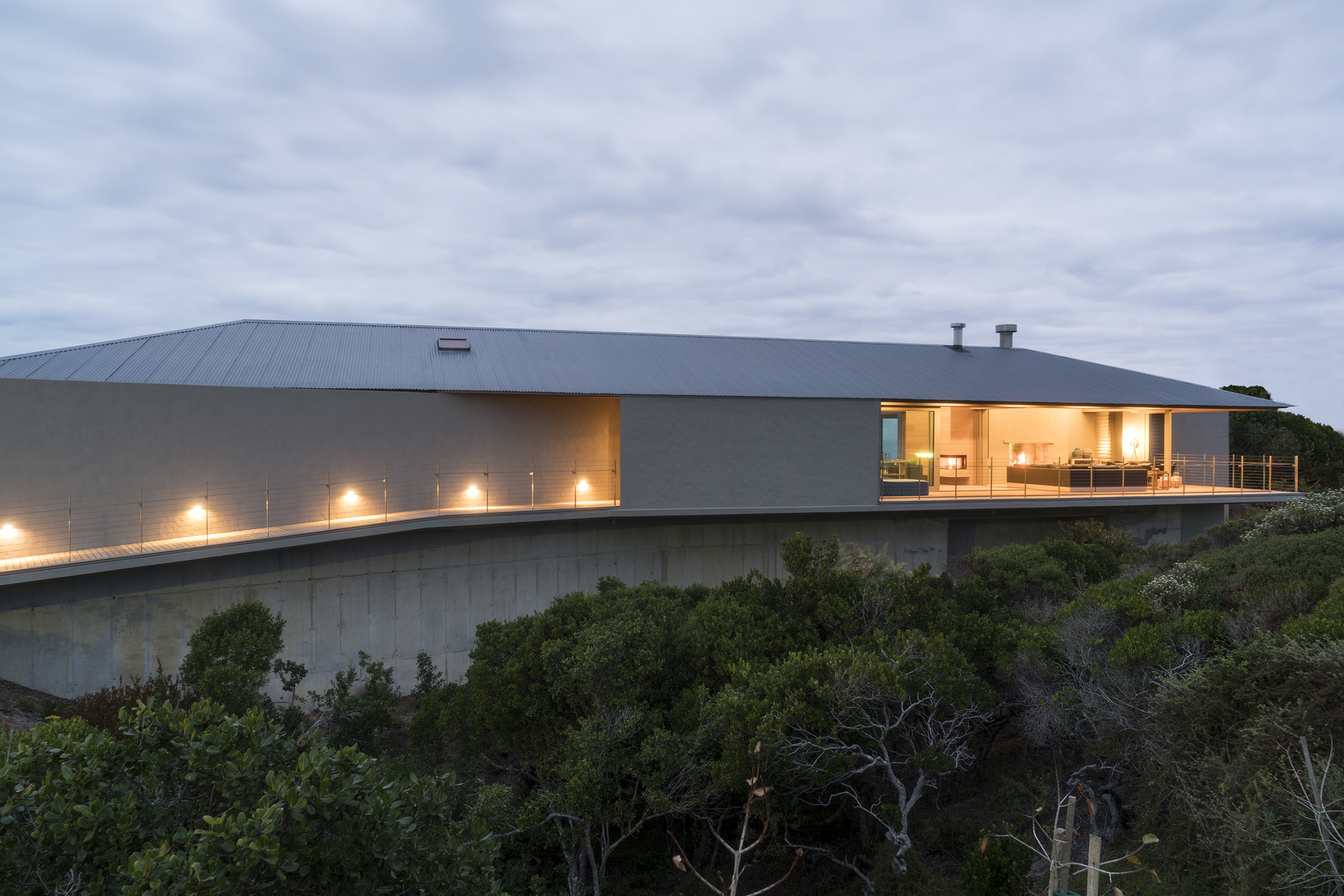Floating Dune House / Slee & Co Architects-23