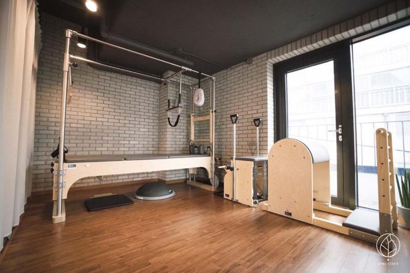 温暖舒适，瑜伽工作室的温馨室内设计-16