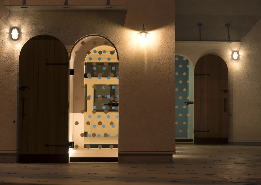 邻里之窗 | 有机设计建筑的两层商业大楼-34