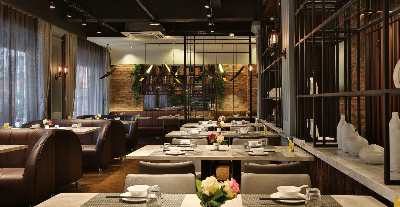 IDDW 道伟设计 | “灰度”巴黎中餐厅,简约工业风融合巴黎元素-43