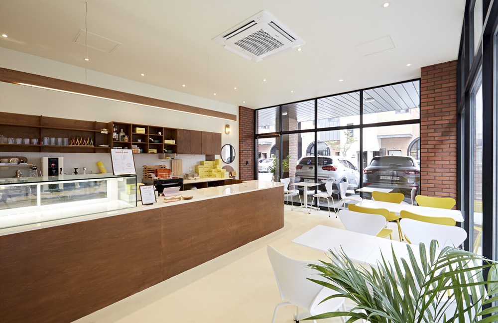 白色木屋 | 极简与自然的完美融合-5