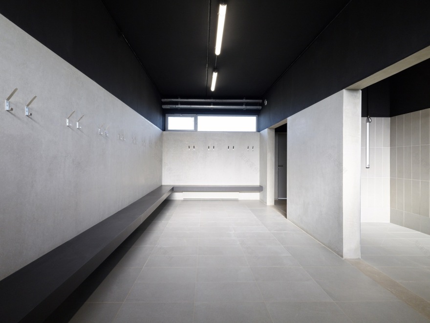 折纸式雕塑感的混凝土体育馆设计丨戈者设计-12