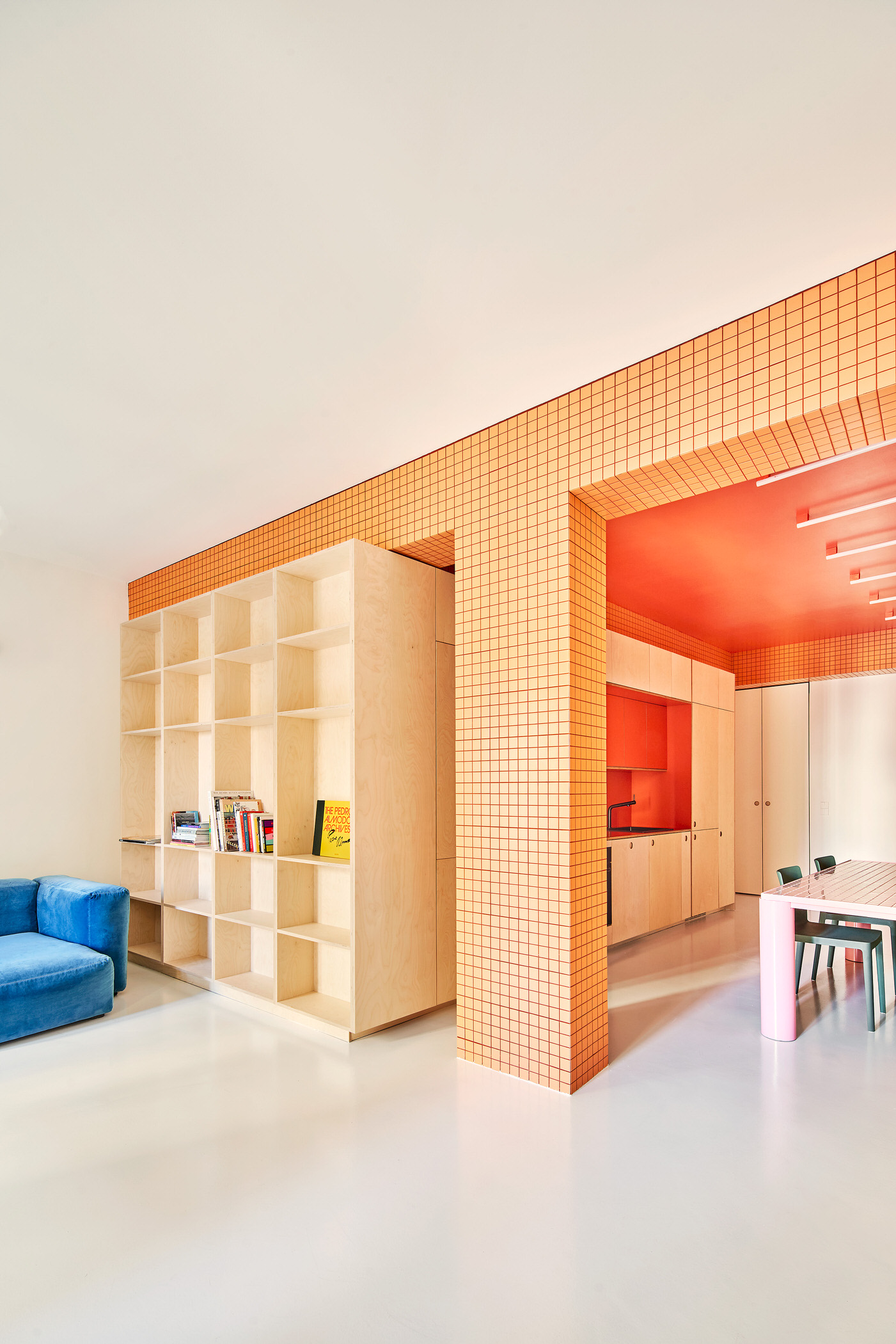 马德里紧凑型公寓丨西班牙马德里丨Gonzalo del Val + Toni Gelabert-9