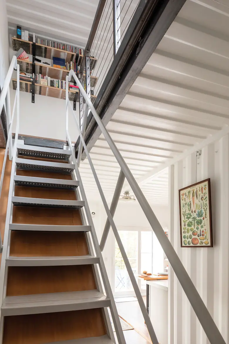 美国女子打造 100m²集装箱房屋，独特设计引人注目-4