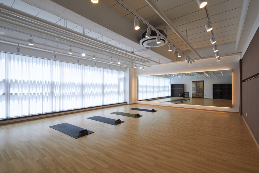 现代简约风 45 平米瑜伽馆设计-5