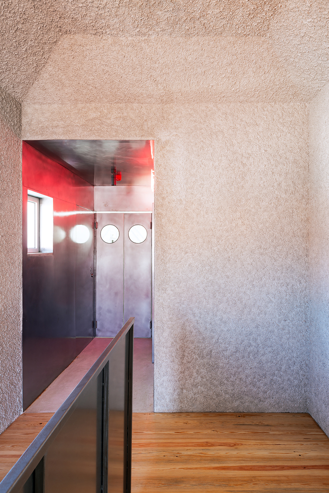 OFICINA DO BACALHAU——不锈钢与暖光的 cod 工作坊-11