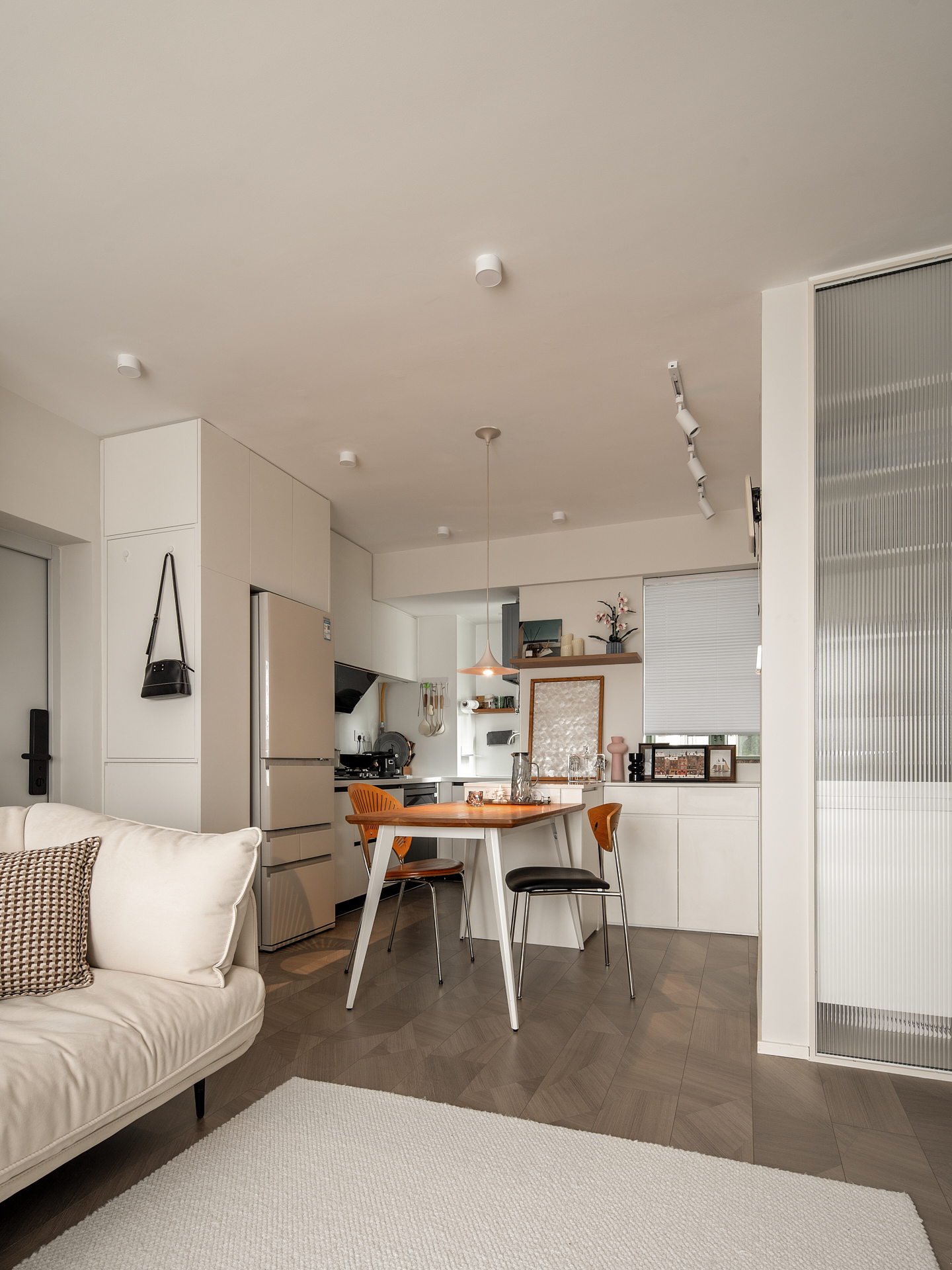 自由式客厅+日式四分离,治愈系的二人一猫-33