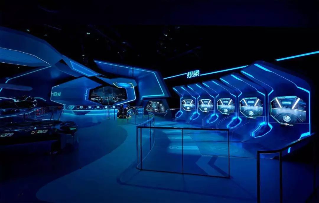 《上海迪士尼·明日世界》 | 圆滚滚的米老鼠,尖端设计的奇幻城堡-22