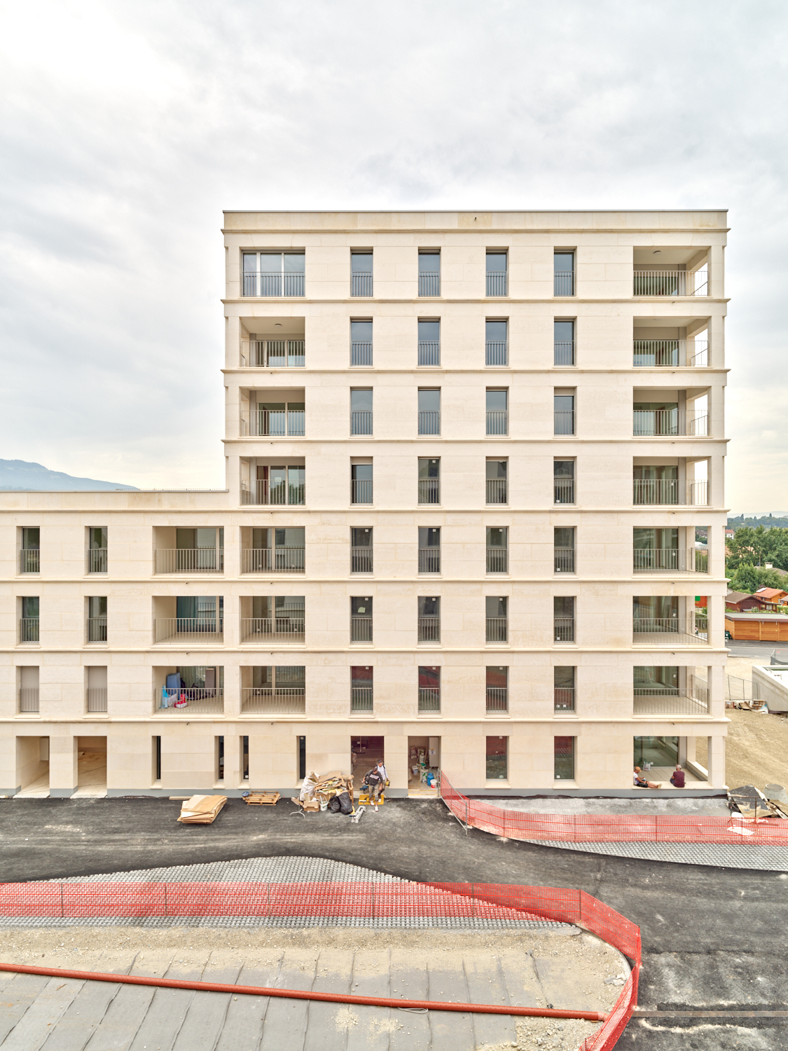 坚固石材住宅区丨瑞士丨Atelier Archiplein-14