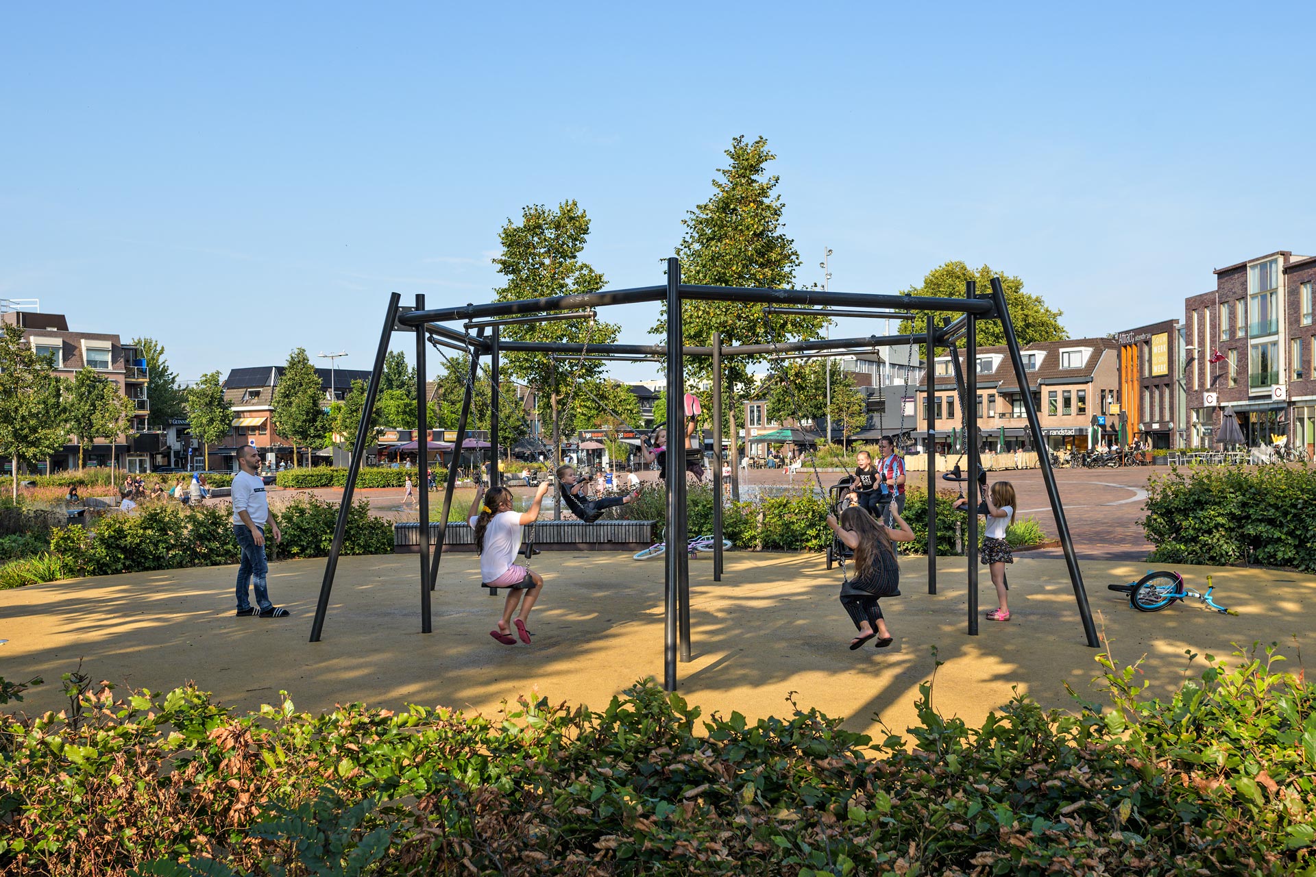 荷兰 Ede 市场广场绿色更新,打造多功能活动空间-18