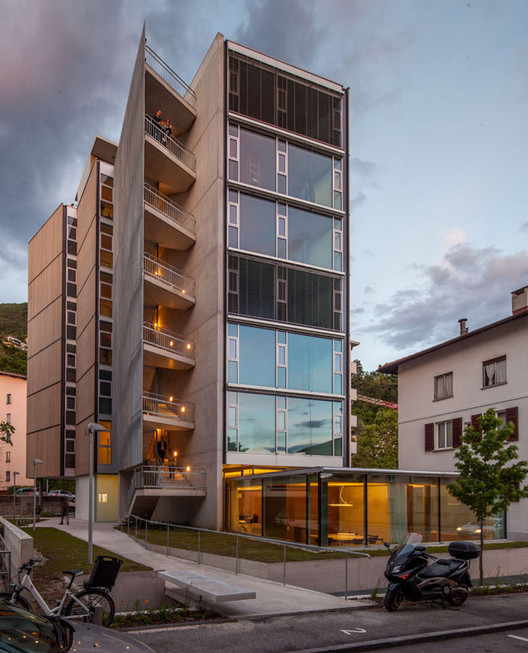 卢加诺 Casa Pico 建筑 · 多功能设计融合自然与科技-13