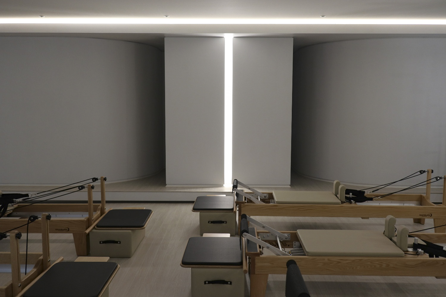 130 平现代简约风格办公室设计-7