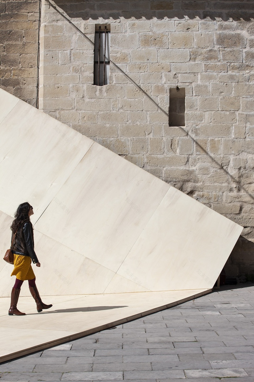 折叠薄板构筑共享空间——La Hoja 装置-22